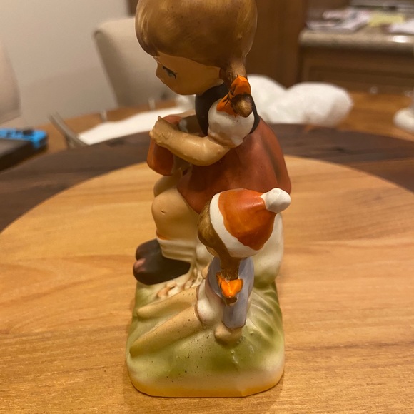 Ornart 5th Ave Hand Painted Limited Girl with Doll - Picture 3 of 6